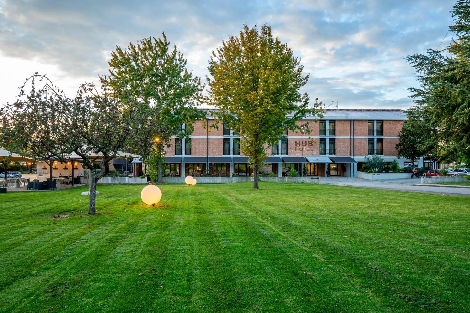 Hub Hotel Gubbio Kültér fotó